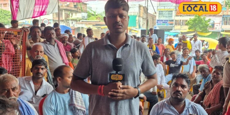 20 साल से सिर्फ आश्वासन.. अब मुगलसराय के फल-सब्जी कारोबारी धरने पर बैठे, रखीं 3 बड़ी मांगें