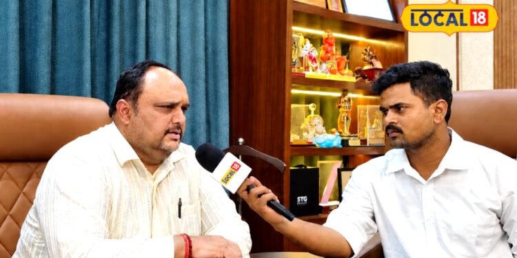Greater Noida News : लग्जरी फ्लैट 20 हजार वर्गफुट…ग्रेटर नोएडा में आसमान पर कीमतें, जानिए पुराने इलाकों का रेट