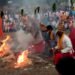 Varanasi Ramleela : न माइक, न बिजली…पेट्रोमेक्स की रौशनी में क्यों होती है काशी की ये रामलीला? पहले दिन उमड़ा हुजूम