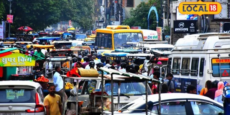 Varanasi Traffic Update | वाराणसी के इन चौराहों पर निकलने से पहले सोच लें, फंस सकते हैं जाम में, 1 KM का सफर तय करने में लगते हैं 45 मिनट