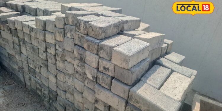 House Construction Tips : घर बनाने के लिए लाल ईंट ज्यादा अच्छी या AAC ब्लॉक, कौन पड़ेगी सस्ती? इंजीनियर अजय भदौरिया से जानिए