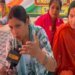 नोएडा ग्राउंड रिपोर्ट: डूब क्षेत्र में 22वें दिन भी बिजली-पानी के लिए अनशन जारी, महिलाओं ने कहा- FIR से नहीं डरेंगे, जारी रहेगा धरना