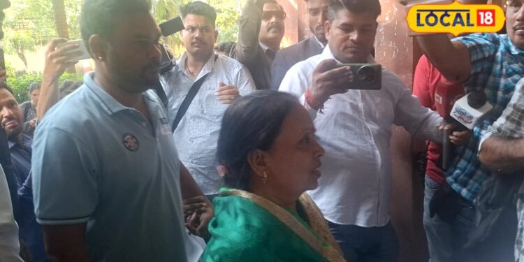 मेरठ नीला ड्रम हत्याकांड : ‘दोबारा कोई कर न पाए अपराध’, सौरभ की बुआ ने मांगी मुस्कान और साहिल के लिए ऐसी सजा
