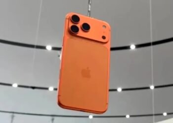 चोरों ने पहले पूछा- क्या यह नया वाला Iphone है, लड़की ने जैसे ही कहा- हां, वैसे ही छीनकर भाग गए Iphone 18 Pro