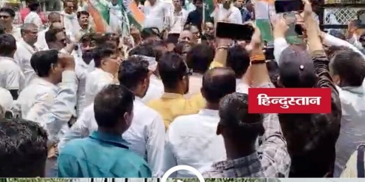 Singrauli Farmer Death: किसान की मौत के बाद पावर ग्रिड कंपनी पर सवाल, कांग्रेस नेताओं पर केस के विरोध में प्रदर्शन, मध्य प्रदेश वीडियो न्यूज