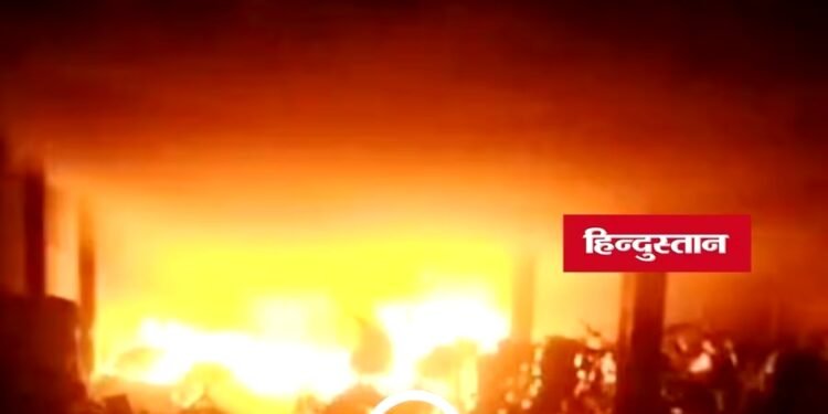 सिंगरौली के सरई क्षेत्र में कैलाश मोटर्स के गोदाम में भीषण आग, ऑटो पार्ट्स जलकर खाक, लाखों का नुकसान, मध्य प्रदेश वीडियो न्यूज