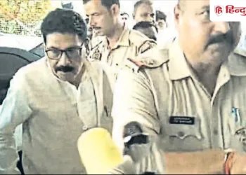 जमीन कब्जा और मारपीट में सपा नेता गिरफ्तार, अन्य चार की तलाश में लगी यूपी पुलिस, Uttar-pradesh Hindi News
