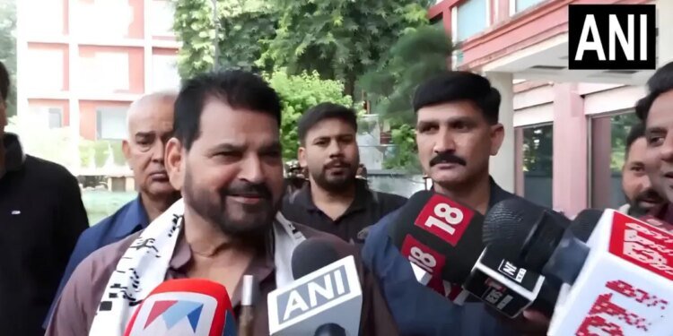 अखिलेश बिना सब सूना… सपा की ओर से राज्यसभा के तीसरे उम्मीदवार होंगे बृजभूषण शरण सिंह?