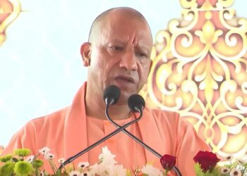 यूपी में कपड़ा उद्योग को नई रफ्तार, 5 जिलों में बनेंगे संत कबीर टेक्सटाइल पार्क, जानें क्या है पूरा प्लान