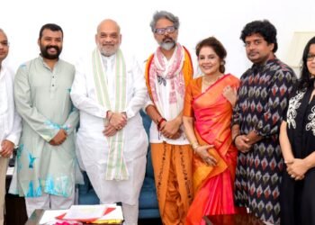 गृह मंत्री अमित शाह ने ‘हनुमान अंश’ के कलाकारों की थपथपाई पीठ, ‘नीम करौली बाबा’ की कहानी ने जीता दिल