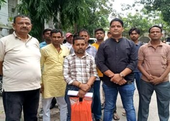‘अब या तो ईसाई बनूं या जान दे दूं’… मंदिर जाने पर भड़की पत्नी, हिंदू पति गुहार लेकर पहुंचा DM के दफ्तर