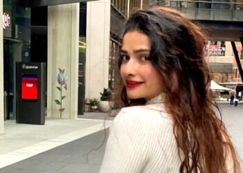 कॉलेज प्रोफेसर की बेटी को लगा एक्टिंग का चस्का, एकता कपूर के शो ने बनाया स्टार, डेब्यू फिल्म से हिला डाला था बॉलीवुड