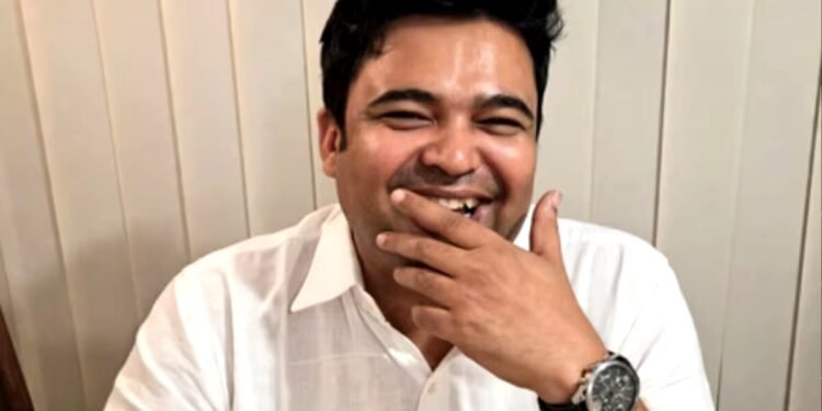 डमी गाने लिखते-लिखते बदली किस्मत, असिस्टेंट डायरेक्टर से बन गए गीतकार, ‘टॉक्सिक’ के गाने से मचाई ‘तबाही’