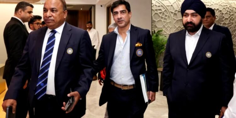 ‘दोनों ट्रॉफी भारत आएंगी’, नकवी से एशिया कप ट्रॉफी लेने से इनकार के बाद बीसीसीआई का दावा