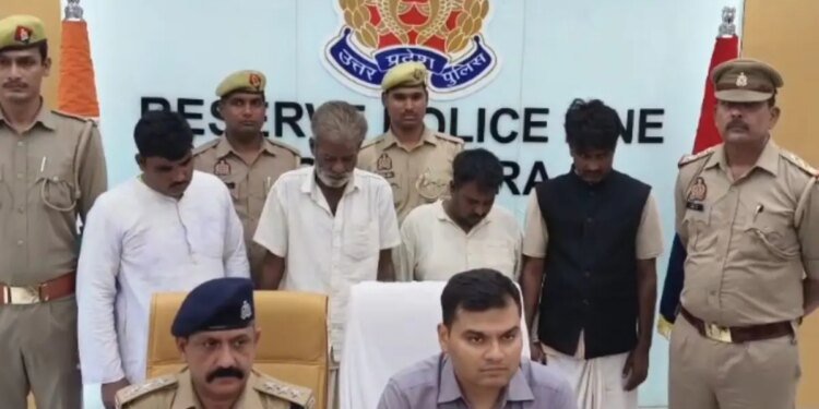 ‘पापा देखो मैं आ गया, गुरु जी को दक्षिणा…’, 13 साल पहले लापता बेटे का रूप धरकर आया ठग, बाल-बाल बचा परिवार