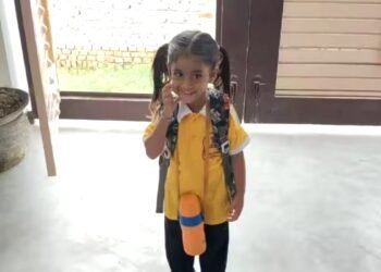‘डीएम सर, रास्ता बनवा दीजिए, स्कूल जानें में दिक्कत होती है’, CRPF जवान की बेटियों की गुहार