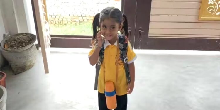 ‘डीएम सर, रास्ता बनवा दीजिए, स्कूल जानें में दिक्कत होती है’, CRPF जवान की बेटियों की गुहार