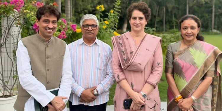 UP Election: प्रियंका गांधी के घर यूपी चुनाव पर महामंथन, सपा से 125-140 सीटें मांगने की तैयारी में कांग्रेस