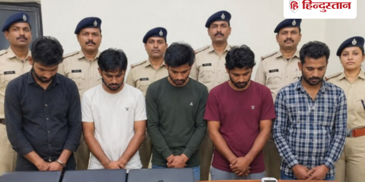 धनबाद पुलिस का ऐक्शन! आधी रात 97 की टीम के साथ घेर लिया पूरा गांव; 5 गिरफ्तार, Jharkhand Hindi News