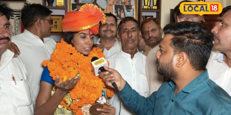 गोल्ड जीतने से पहले ही सिलवा ली DSP की वर्दी, मां से बोली- अफसर बनकर लौटूंगी… सुनिए प्राची चौधरी की कहानी