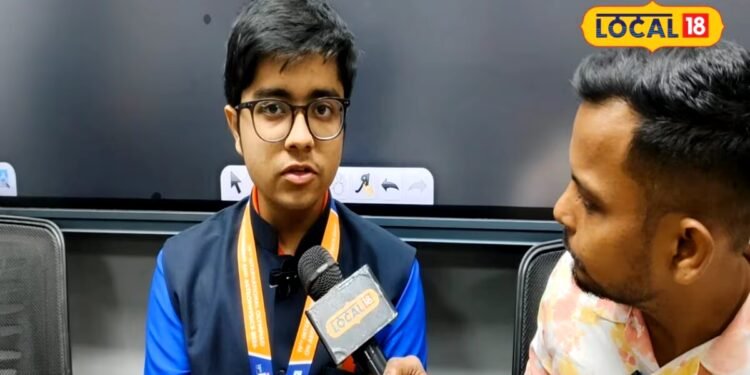 JEE की तैयारी के साथ बढ़ाया देश का मान, नोएडा के सुमंत ने एस्ट्रोनॉमी ओलंपियाड में जीता गोल्ड मेडल