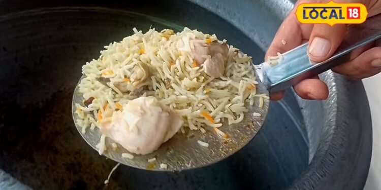 The taste of Rampur’s Chicken Biryani has people from Moradabad to Rudrapur hooked—full-on flavor for just 50 rupees.