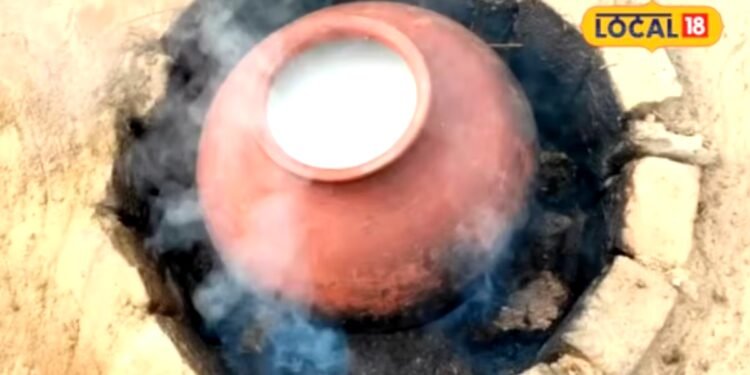 Moradabad News : कैसे बनाते हैं हांडी में घी? मुरादाबाद के किसान रूपचंद छाप रहे नोट, बेच रहे 1600 का 1 किलो