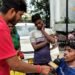 मुगलसराय में आधार कार्ड बनवाने के लिए लग रही लंबी कतार, 4 दिन से काट रहे चक्कर, लोग बोले, पता नहीं कब आएगा मेरा नंबर