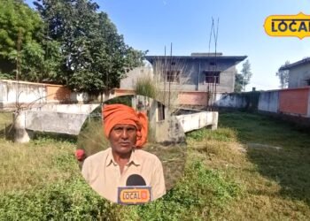 मऊ: मंडूसरा बुजुर्ग में जल जीवन मिशन की टंकी 2 साल से अधूरी, गंदा पानी पीने को मजबूर ग्रामीण, सड़कें भी खुदी पड़ीं