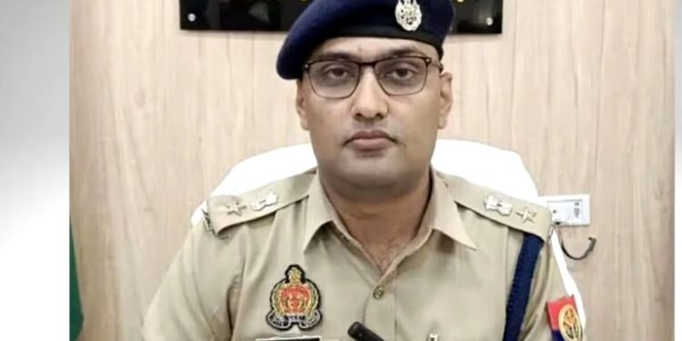 IPS Story: कौन हैं आईपीएस अर्पित विजयवर्गीय, बैंक की नौकरी छोड़ शुरू की थी तैयारी, अब श्रद्धा दुबे को पकड़ेंगे