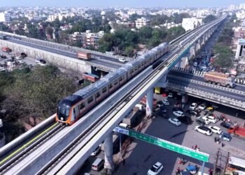 Kanpur Metro | Kanpur Metro News 80 की रफ्तार, जाम की चिक-चिक खत्म, कानपुर में फर्राटे भरेंगी 39 मेट्रो ट्रेन, एक बार में हजारों पैसेंजर करेंगे यात्रा
