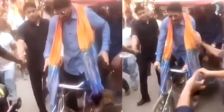 सांसद जी को अचानक क्या सूझा? गोदौलिया चौराहे पर रिक्शा चलाने लगे मनोज तिवारी, उमड़ी भीड़