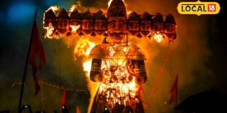 Ravan Dahan in Noida: नोएडा में रावण के साथ कुंभकरण को किया गया दहन, बुराई पर अच्छाई को मिली जीत