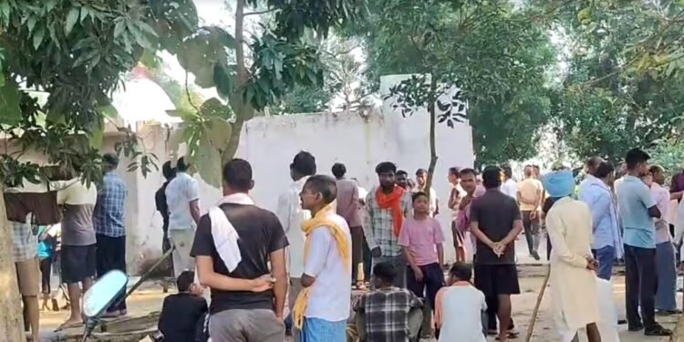 Shahjahanpur Double Murder: मंदिर में सो रहे दो साधुओं की हत्या, मारकर जला भी दिया, यूपी में बड़ी वारदात