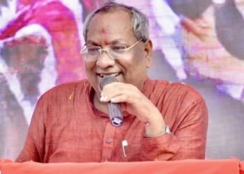 BJP को धोखा देंगे संजय निषाद? प्रेशर पॉलिटिक्स की नाव पर हुए सवार, 2027 में देख लेने की धमकी