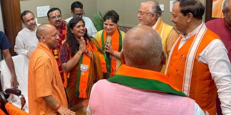 BJP के श्रुति गंगवार ‘चक्रव्यूह’ में कैसे चारों खाने चित हुए अखिलेश यादव? तीसरा उम्मीदवार उतारते तो राज्यसभा-विधानसभा दोनों हारते