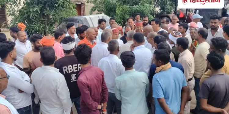 यूपी में अधिशासी अधिकारी के अपहरण की कोशिश, मचा हड़कंप; दो हिरासत में, Uttar-pradesh Hindi News