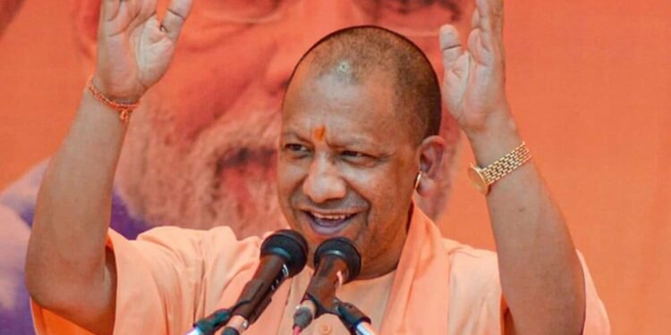 52 रुपये किलो चीनी चाहिए तो यहां पहुंचिए, योगी सरकार ने लखनऊ में किया इंतजाम