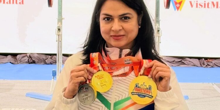 कोच को नहीं मिला वीजा तो वीडियो कॉल से बनी बात, एकता बिश्नोई ने अमेरिका में तीन गोल्ड जीतकर रचा इतिहास