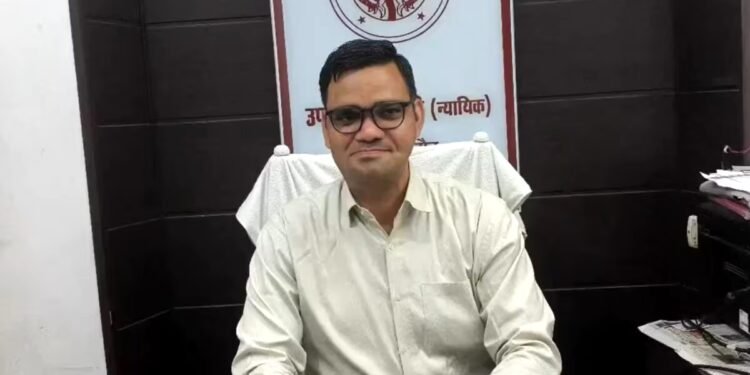 ‘2009 जैसा हमला फिर हो सकता है…’ IAS रिंकू सिंह राही ने राज्यपाल को लिखी चिट्ठी; सुरक्षा न मिलने पर हड़कंप