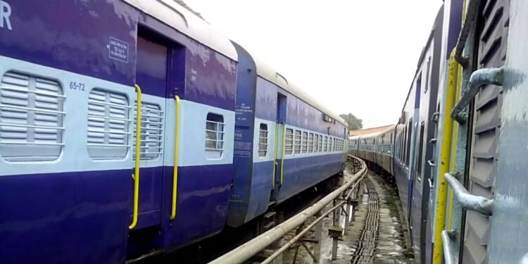 आपकी ट्रेन अब प्लेटफार्म नंबर 1 की जगह 5 पर आएगी, छठ और दीवाली पर घर जा रहे हैं, तो जान लें ताजा अपडेट