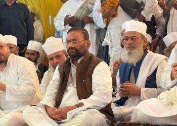 UP Chunav 2027: कांग्रेस का एक और सियासी पैंतरा, ओवैसी-चंद्रशेखर के बाद स्वामी प्रसाद मौर्य क्यों पहुंचे राहुल के चौखट पर?