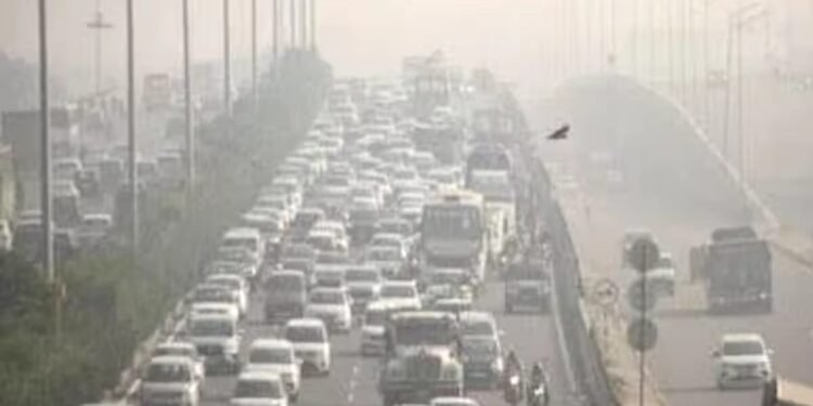 नोएडा-ग्रेटर नोएडा में GRAP स्टेज 1 लागू, AQI 200 के पार, इन चीजों पर रहेगी पाबंदी