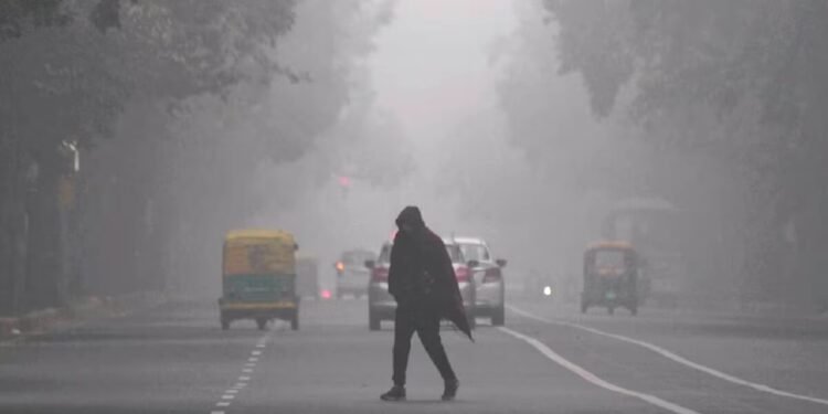 Aaj Ka Muasam : सुबह-सुबह UP ने ओढ़ ली सफेद चादर, आगरा से झांसी तक बरसेंगे बदरा, आएगा 40km की स्पीड से तूफान